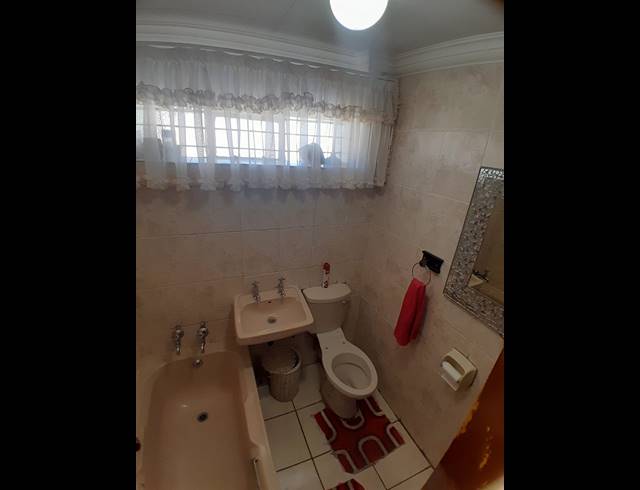 3 BEDROOM HOUSE FOR SALE IN MABOPANE  UNIT B
